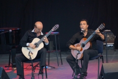 nice-guitar-duet_contes-paioun-ven-2012_1