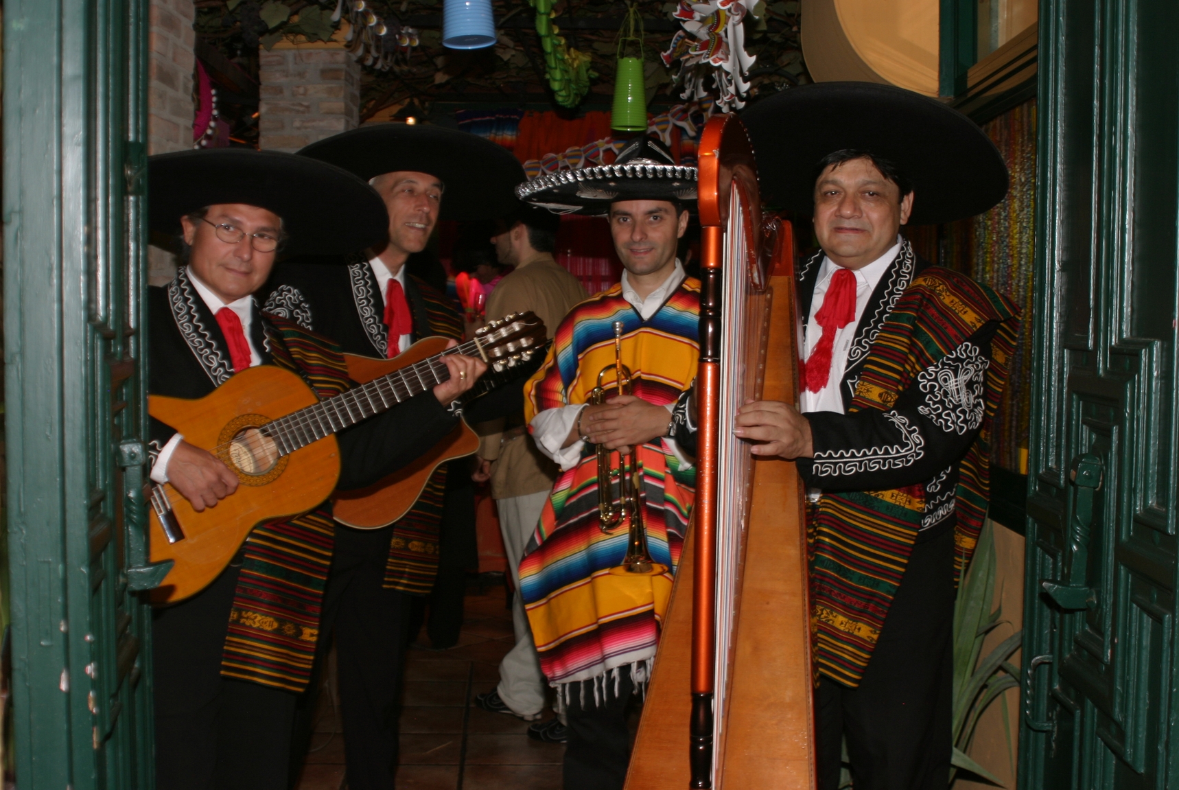 Trio Mariachis